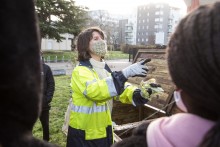 Retournement de compost à Bobigny - crédits : Est Ensemble / Camille Millerand