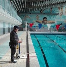 Entretien de la piscine Michel Beaufort à Bondy. Photo Est Ensemble / Direction des sports