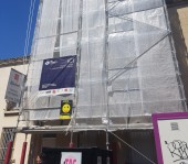 Les travaux de rénovation ont commencé sur la façade de la copropriété située au 21 rue Gabriel Péri au Pré Saint-Gervais. Photo Est Ensemble / Direction de l'habitat et du renouvellement urbain.