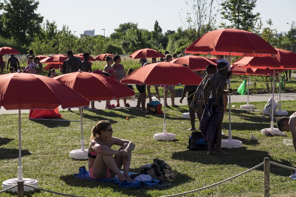 Bassin Extérieur Jeux Deaux Pelouses Est Ensemble Ouvre à